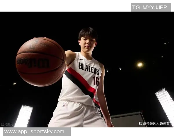 开拓者媒体人分析杨瀚森潜力巨大但防守能力亟待提升 开拓者媒体人分析杨瀚森潜力巨大但防守能力亟待提升